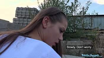 Иностранец браво ебет молодую русскую туристку, которой негде водиться